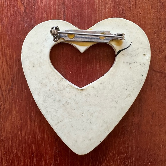 Eight vintage earrings and a heart shaped pin..for more details comment me - Picture 8 of 10